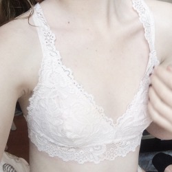 soibloom:I really like how it’s acceptable to post boarder line nudes on tumblr