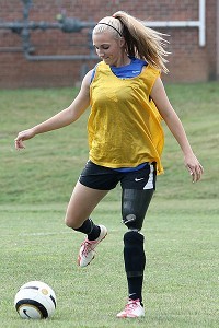 oats-n-whoas:  runningtheremedy:  blondebarbells:  lawgirlrunning:  unusual-passions:  Badly injured at a fundraising car wash. Lost leg but returned to soccer and is now playing at the college level.  BAD. ASS. Tears in my eyes a little. Good reminder