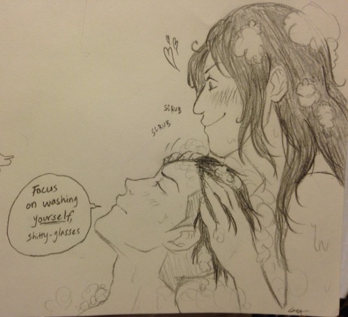tsubasa92: Hanji enjoys bathing Levi than bathing in general