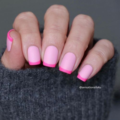 I wanted to try this kind of French tips with two tones of pink since forever and I will totally sad