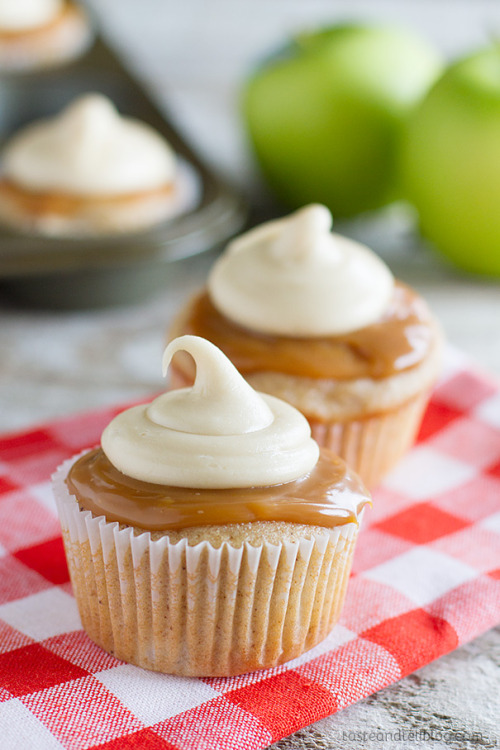 thecraving:Caramel Apple Cupcakes