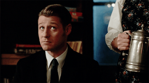 delicatelyserved:violetxpurple:Oldies! The last gif has such a pretty angleThey look like boyfriends
