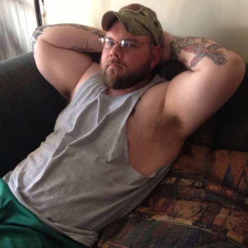 cigarpervdad: ngrboy4whttops: This Bubba’s pits look SO inviting S