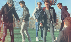 onedirection-slo:   One Direction seen filming