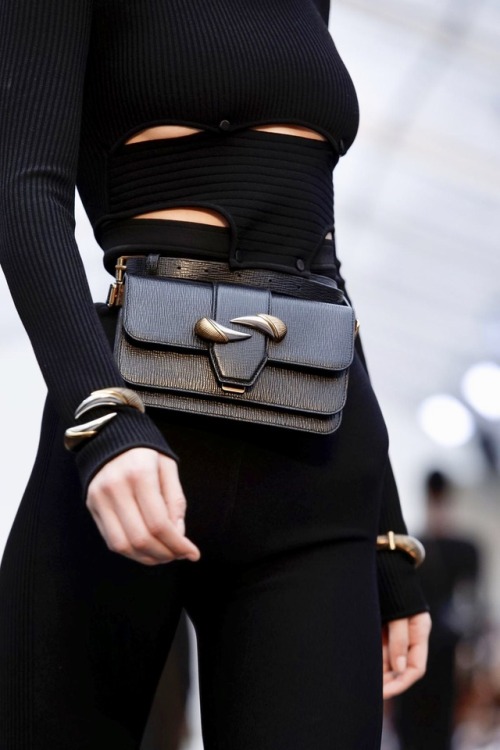 midnight-givenchy - noir-lagerfeld - fashionweeksfaves - Roberto...