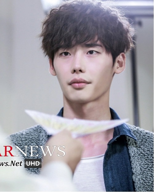 natwalan:  Lee Jong Suk @ Doctor StrangerCredit : ©topstarnews.net