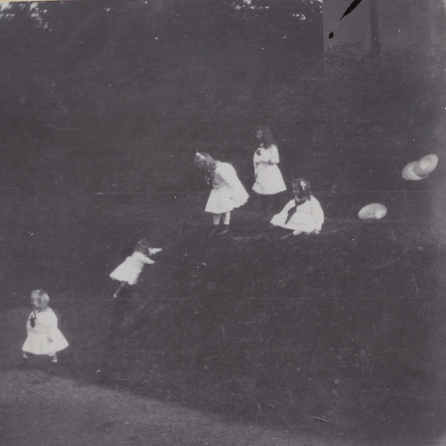 princesselisabethofhesse:Princess Elisabeth of Hesse playing with her Russian cousins OTMA in Wolfsg