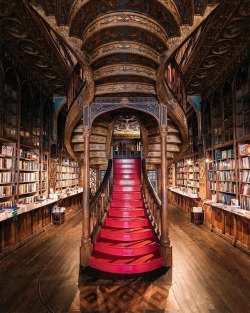 myfairylily:Livraria Lello, Porto, Portugal