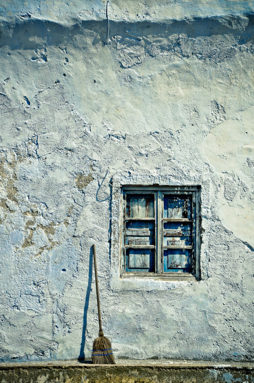 This is my Greece | A window in Oia, on Santorini island