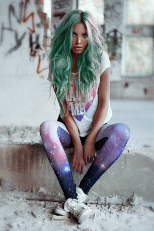 cute-colored-hair:  COLORED HAIR BLOG ♥ ♥ ♥ | INSTAGRAM | PERSONAL TUMBLR