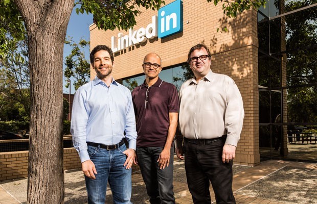 Microsoft compra LinkedIn por US$ 26,2 bilhõesA Microsoft anunciou nesta segunda-feira em seu blog que está adquirindo o LinkedIn, rede social com foco profissional, por US$ 26,2 bilhões. O negócio é o maior já feito até o momento pela empresa...