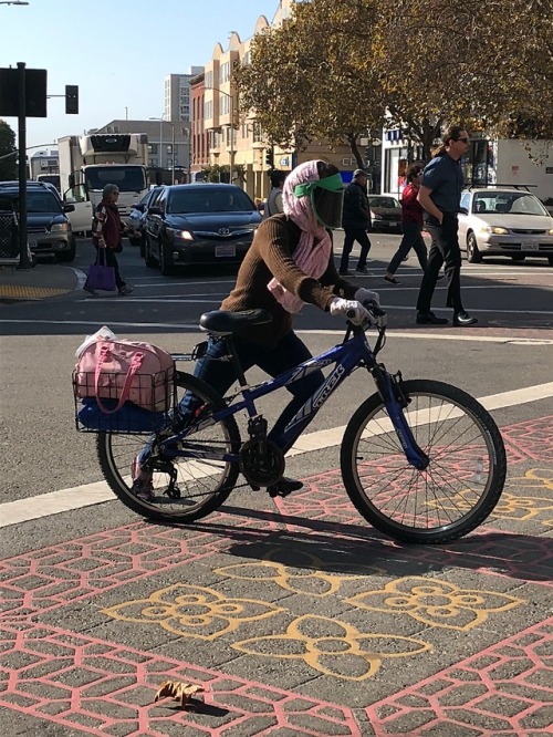 OAKLAND, CA: 100% SPF.