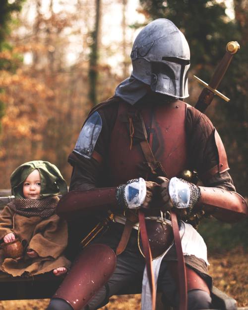 militant-holy-knight: Medieval Mandalorian and Baby Yoda (Sauce: Fell &amp; Fair)