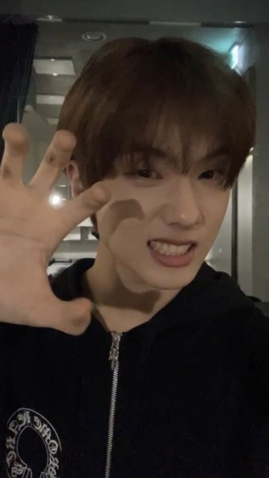 Camera Roll; Park Jisung