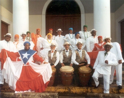 sepia2sage:  Bomba is an Afro-Puerto Rican folkloric music style developed throughout the 17th, 18th and 19th centuries by west African slaves brought to the island by the Spanish. It is a communal activity that still thrives in its traditional centers