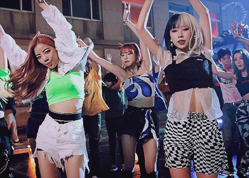 #ggnroulette:purple Kiss + Fave Mv + Every 30 Seconds