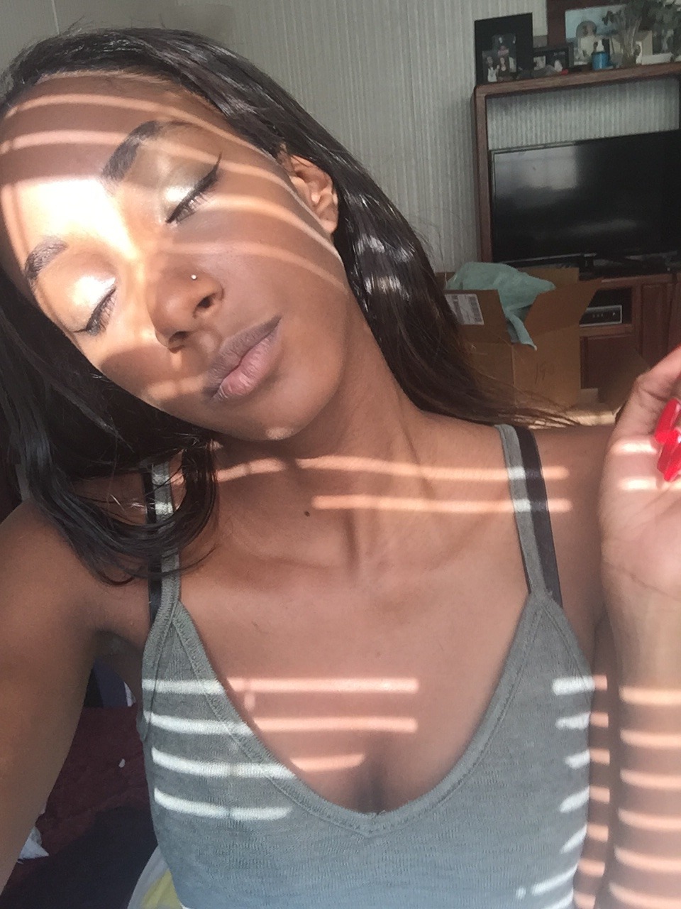 bumbarbie:  I woke up this morning with sun blessings ☀️