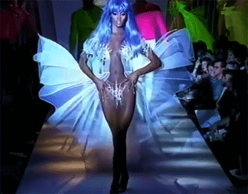 blackmodelarchive: Naomi Campbell walks at Thierry Mugler Spring Summer 1991