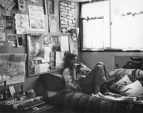 fleshmess:Francesca Woodman in her bedroom.