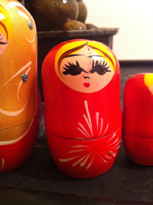 breakcorechoirboy:  squarepizza:  im fucking crying my therapist has these little mamushka dolls in her office and the first one is so pretty like  and then it just goes downhill from there       