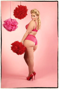 malbear67:  Pin up cutie. 