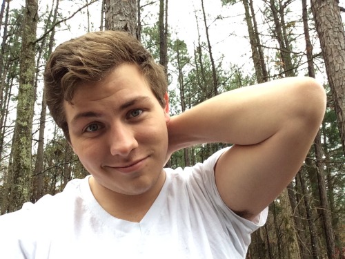 imhereforthemen:  White T Classic… and cute!  (alexalmost) 