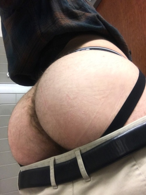 iliketobebaddaddy: showmeyourholebro: loverboi666: A straight boy told me I don’t need a capti