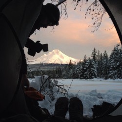 northvibes:     lindenfern:  The perfect scene to wake up to on the last day of 2014. (at Trillium Lake, Oregon) Linden + Fern &amp; UnModernman  