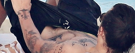 alekzmx:  Harry Styles in Brazil. not a shaver, very nice! but honestly i can not