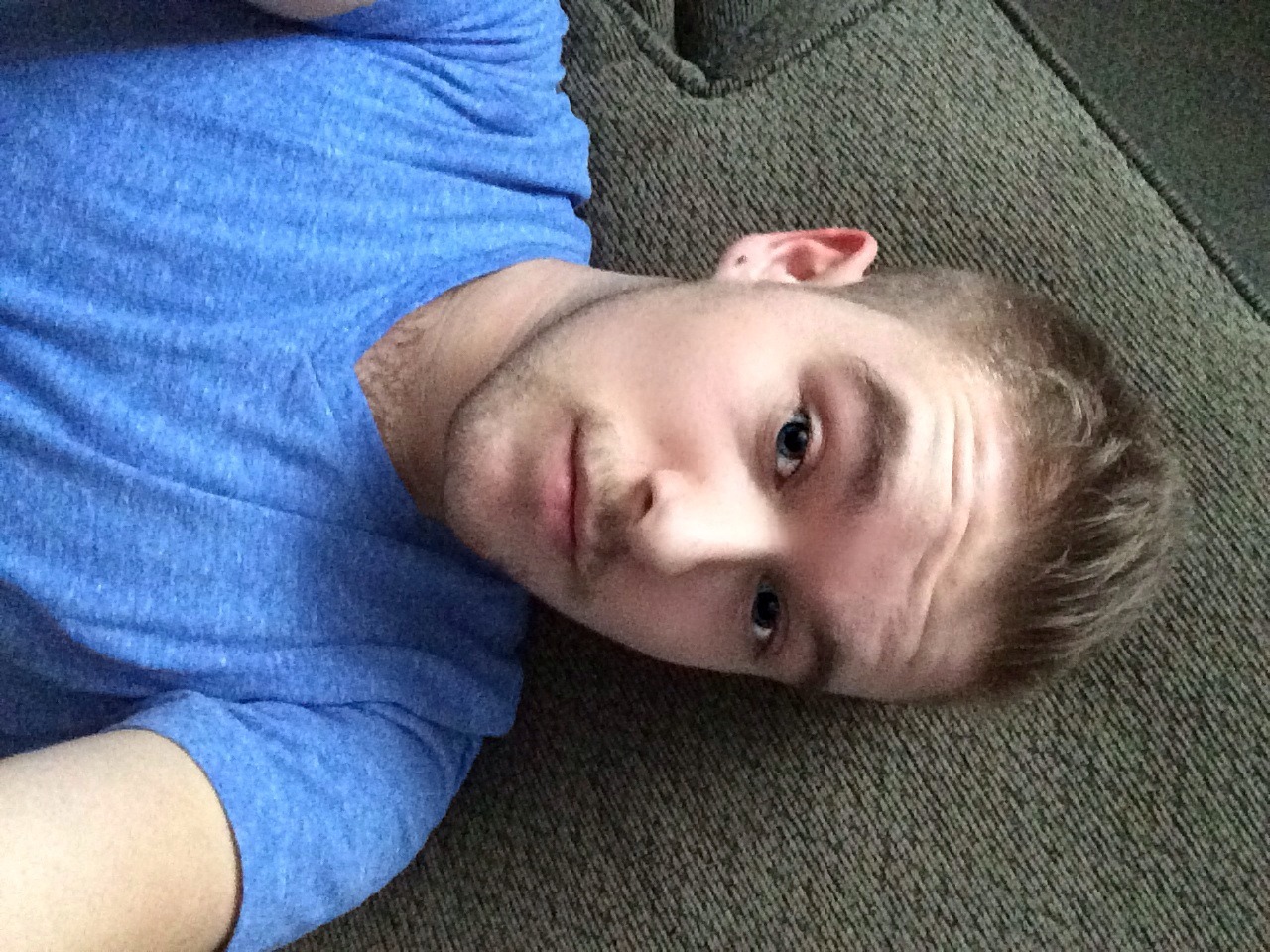 lighth0me:  Haircuttttt haircut thing happened 