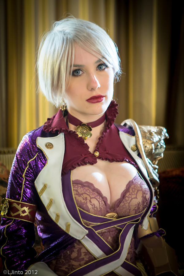 ratemycosplaynet:  Wow, a simply amazing Ivy from the Soul Calibur series by @itsprecioustime.