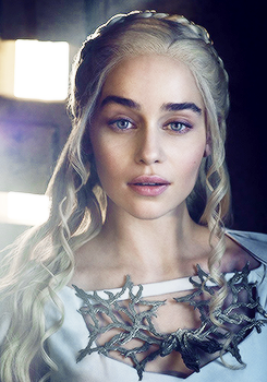 gameofthronesdaily: Emilia Clarke as Daenerys