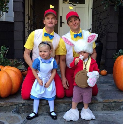 thenextfamily:Neil Patrick Harris &amp; Family Channeled the Force this HalloweenIn preparation 