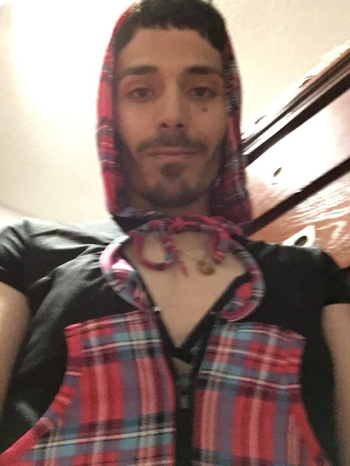 alliwantistobeasissygirl4ever: I am rob V oops i mean Sissy alexis from Connecticut looking for mast