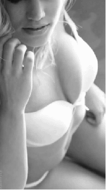 Sono l'unica persona al mondo  che vorrei conoscere a fondo. -Oscar Wilde