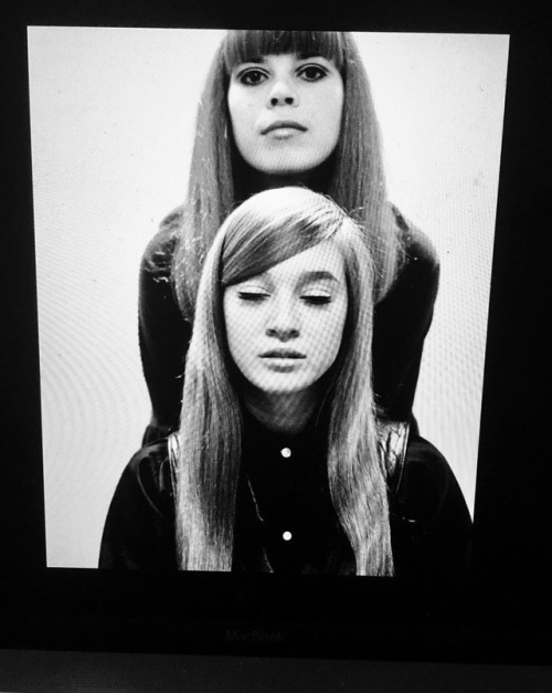 ohhellno:A very cool still of two of The Shangri-Las Mary Weiss and her sister Betty from photograph