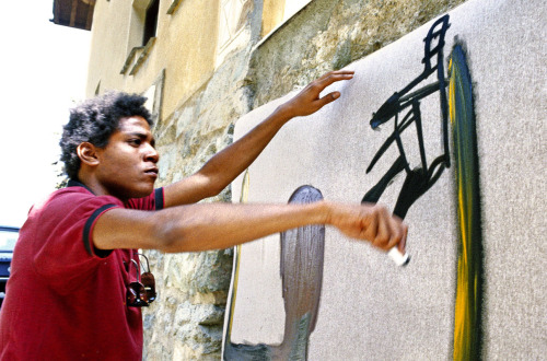 twixnmix:   Jean-Michel Basquiat photographed by Lee Jaffe, 1983.    