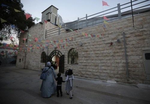 Palestinians claim fraud in settler buy of Jerusalem landmarks A Palestinian family has gone to cour