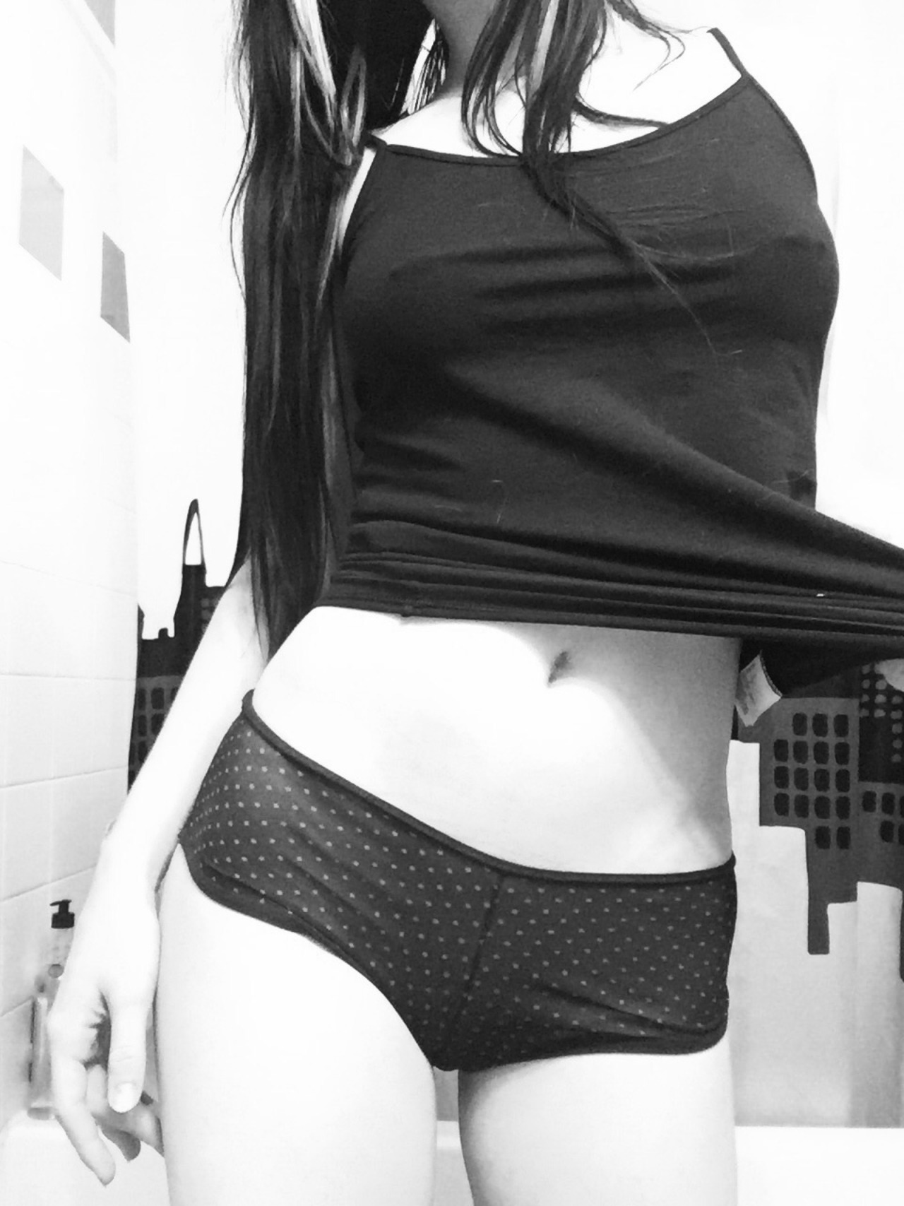 prettypantyparty:  Polkadots ⚫️⚪️⚫️ 