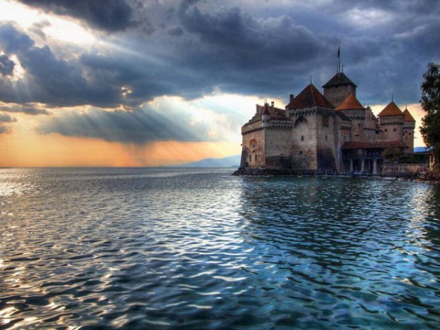 blazepress:  16 Real Life Fairytale Castles around the World