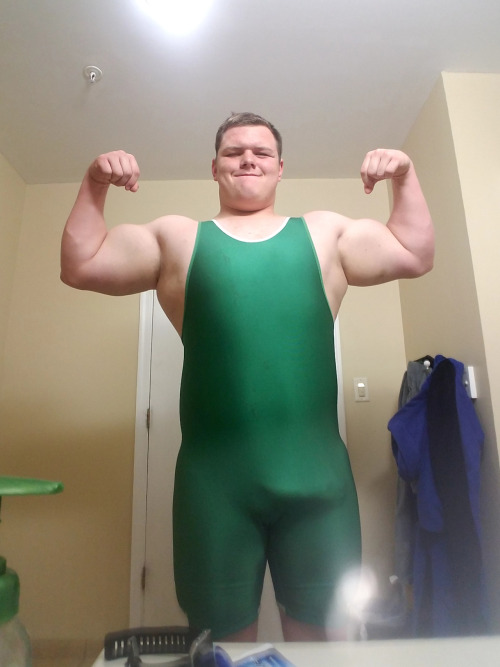musclecubsstuff:  First pictures I ever uploaded 😂