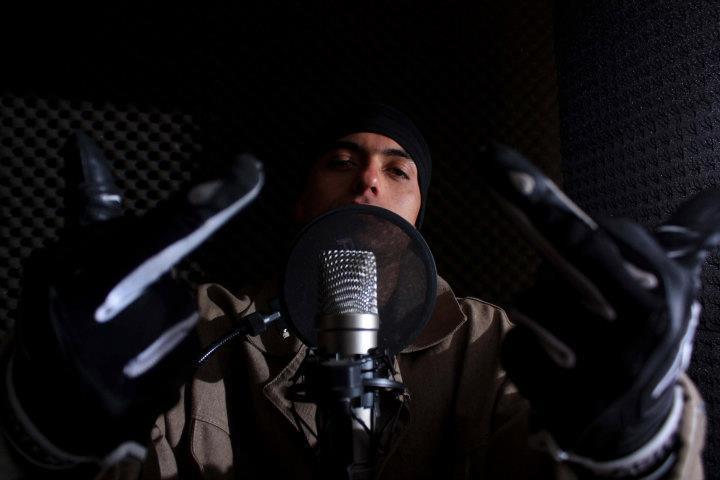 monkeystylez:  Disculpeme señora, escucheme señor, confundir la pobreza con delincuencia