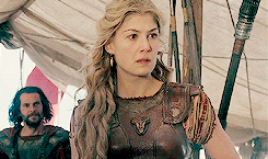 thwomanking:ladies of asoiaf [1/?] → rhaenys targaryenRhaenys loved to ride her dragon, Meraxes, and