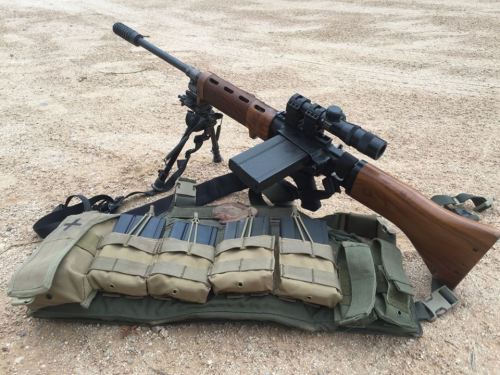 manlythings:  From reddit… a modernized FG42 semi-auto, rebuilt by SMG guns, takes .308 M14 mags. Very *very* cool.