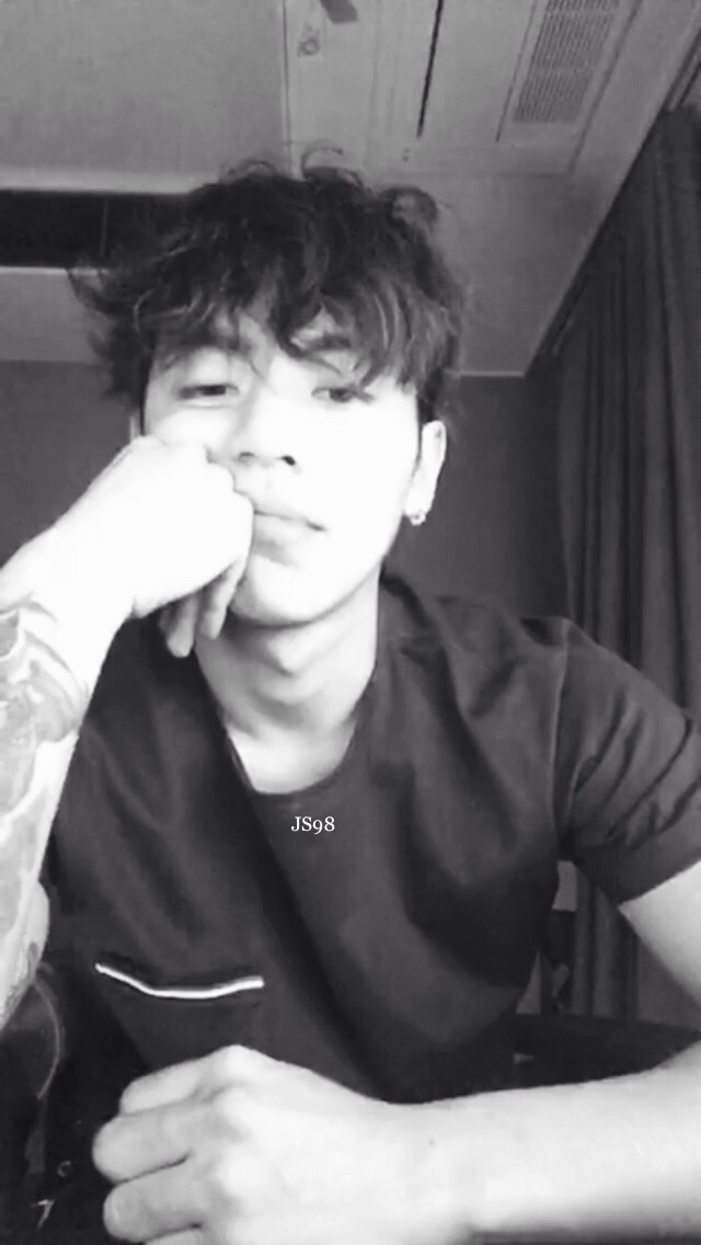 aomg-dream-team-baby: CHRISTIAN YU 22052017  He did a little Q&amp;A, answered