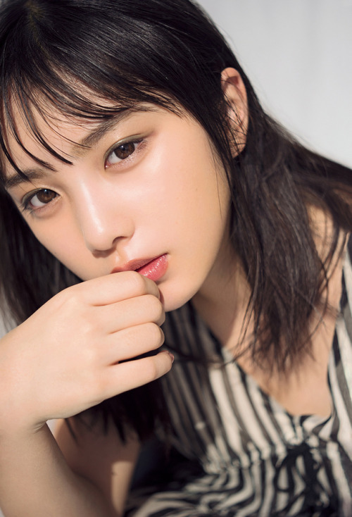 phorbidden:  与田祐希が「MAQUIA」、「bis」のレギュラーモデルに決定！…｜ニュース｜乃木坂46公式サイト