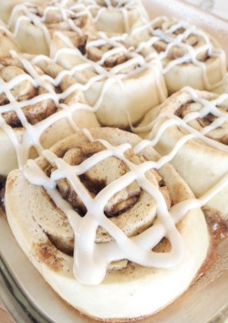 foodsforus:  Caramel Apple Cinnamon Rolls