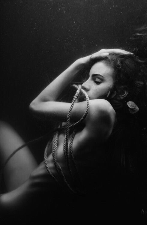 monochromatic-muse: m o n o c h r o m a t i c . m u s e | Photo Credit: Mira Nedyalkova