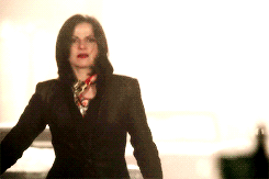 evilqueened:  Regina Mills + fireballs 