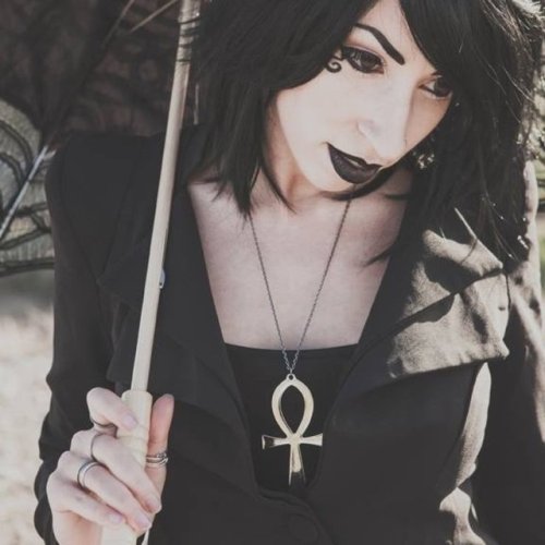 vividvivka: Shout out to the Summertime goths….   Patreon | Facebook | Instagram | Etsy 